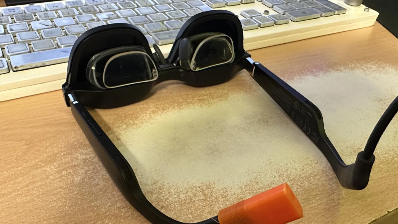 What Distinguishes Xreal’s Reddit from the Standard Reddit?